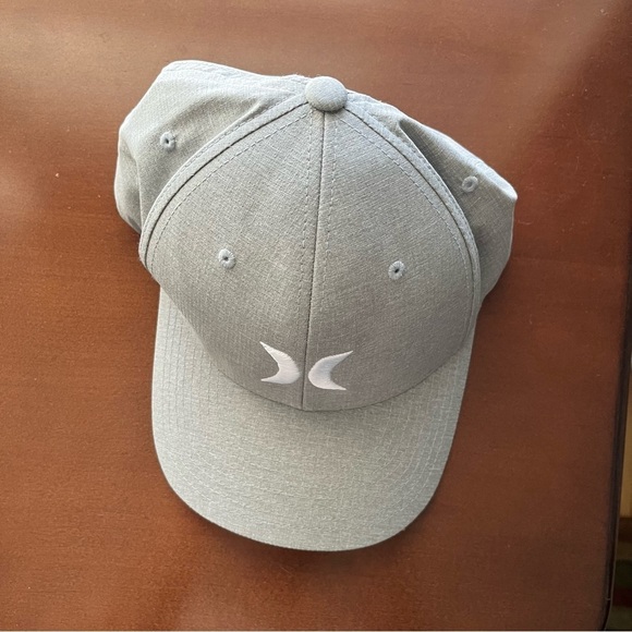 Hurley Men’s Phantom Resist Lightweight Stretch Back Grey Hat Size S/M - Picture 6 of 15